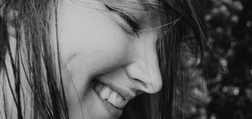 Natural Oral Routines for Fresh Breath and White Teeth