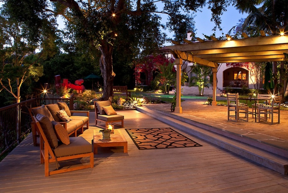 Creating a Mini Outdoor Retreat at Your Residential Property